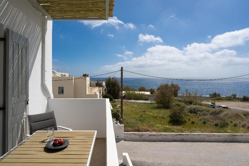 Sunray Lodgings — 4-Star Luxury Hotel in Fira, Greece