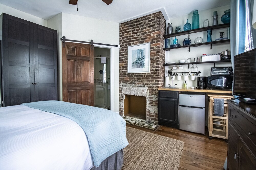 Suites on Coming - photo 15