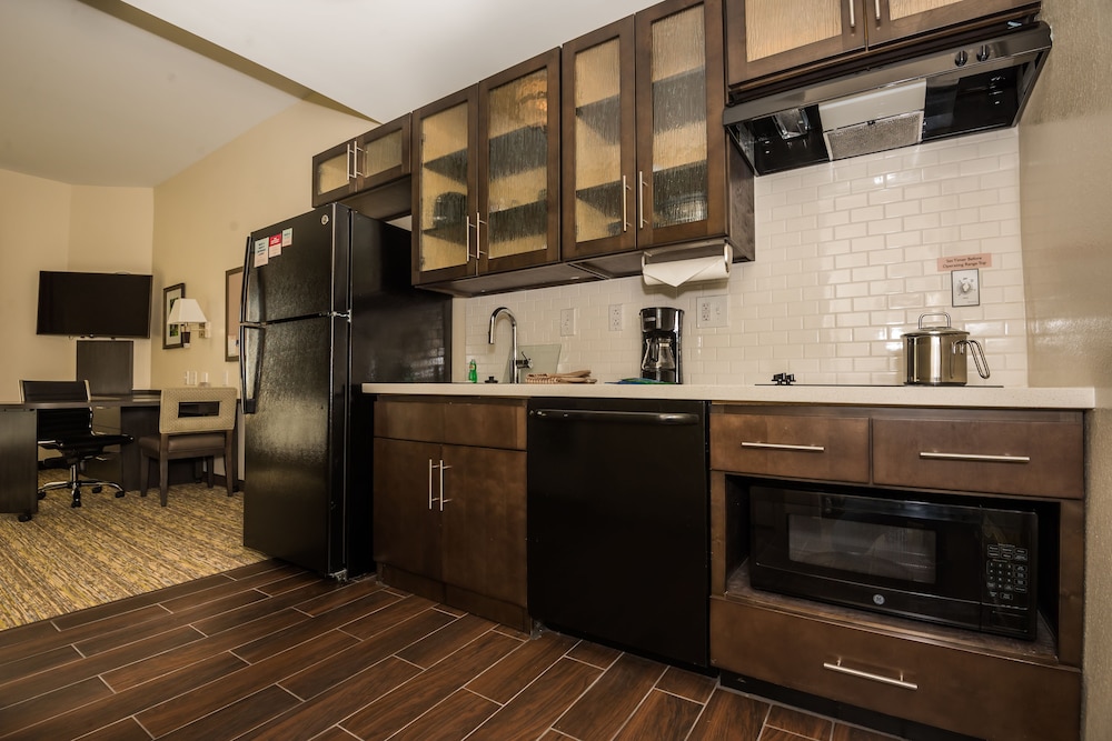 Candlewood Suites Ft Walton Bch Hurlburt Area by IHG - photo 17