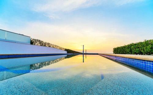Sunset Villa — 4-Star Luxury Hotel in Pallini, Greece