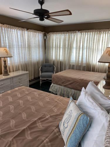 The Admiral Hotel Motel - photo 112