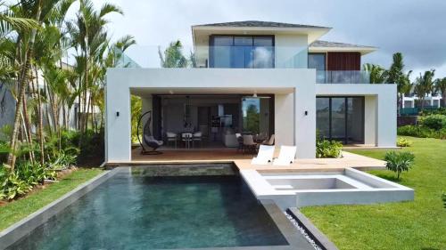 Villa Azuri Vue sur mer — 4-Star Luxury Hotel in Roches Noire, Mauritius