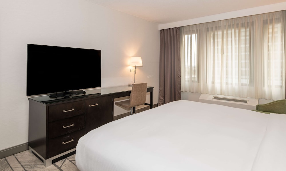 DoubleTree by Hilton Newark Penn Station - photo 10