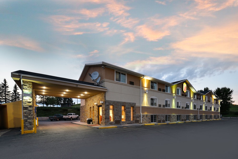 Super 8 by Wyndham Minot Airport - featured photo