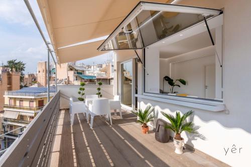 Terrace House for Festive Fun — 4-Star Luxury Hotel in Athens, Greece