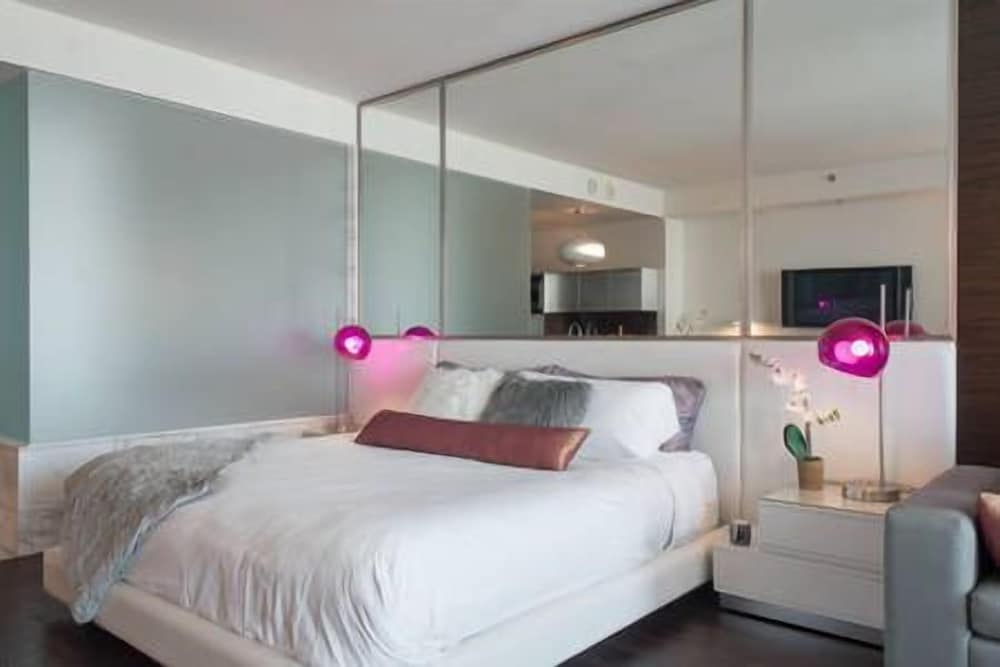 Luxury Suites at the Palms - photo 12