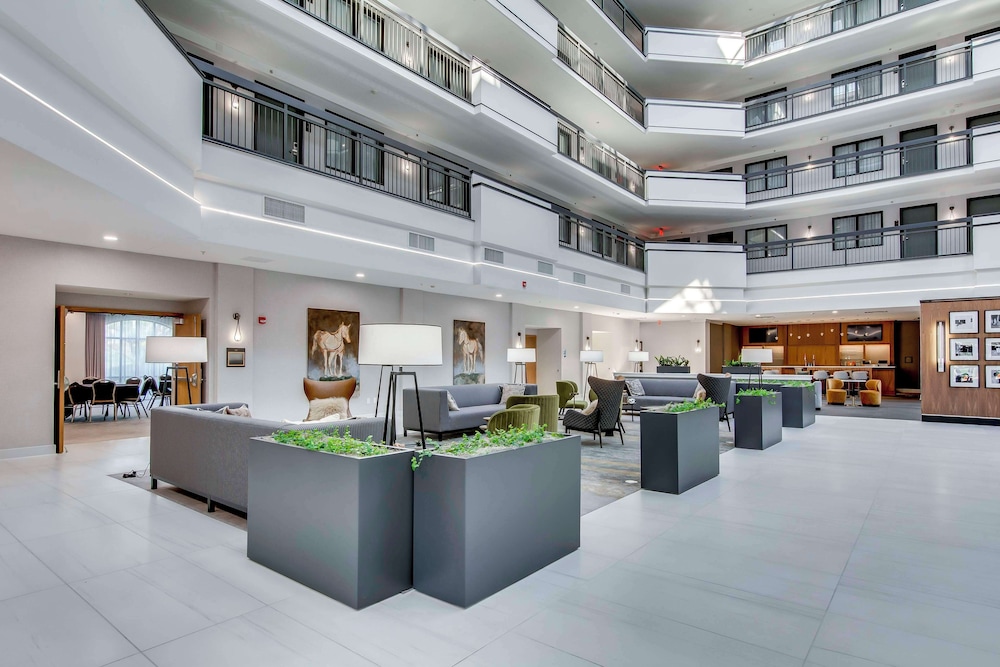 Embassy Suites Louisville East - photo 3