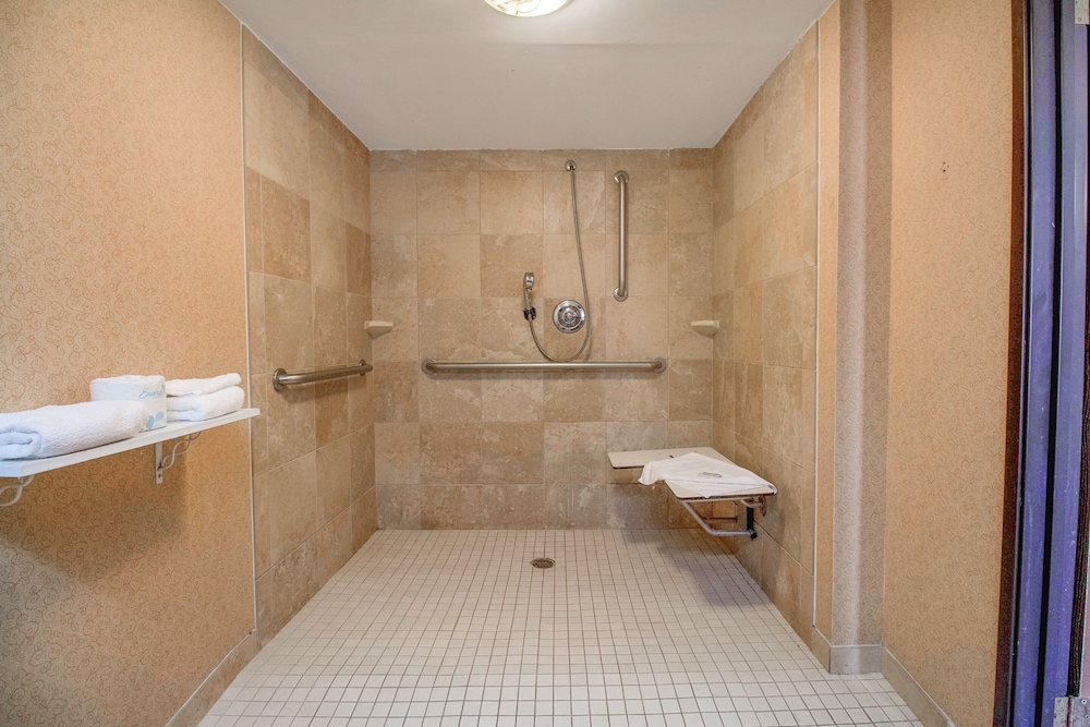 Tulsa Square Hotel Central I 44 By OYO - photo 50