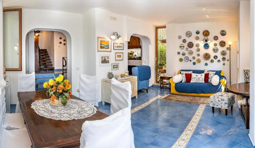 Casa Vacanza Olivegrove — 4-Star Luxury Hotel in Massa Lubrense, Italy
