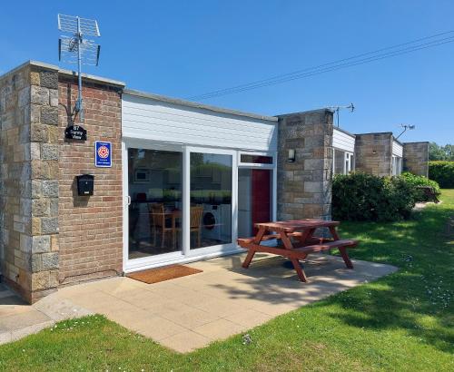 Brambles chine in Freshwater, United Kingdom