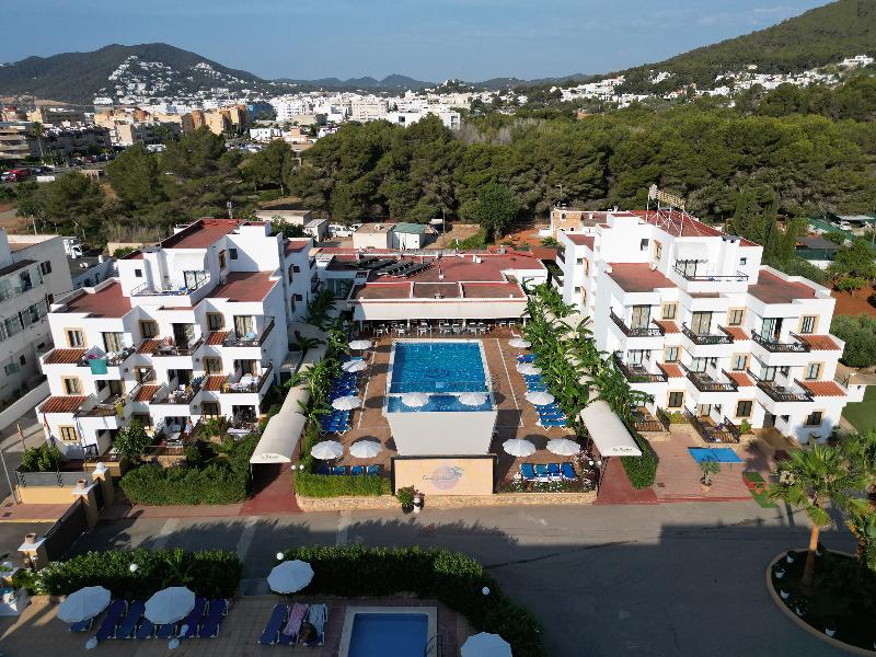 Invisa Aparthotel Casa Luis — Ibiza