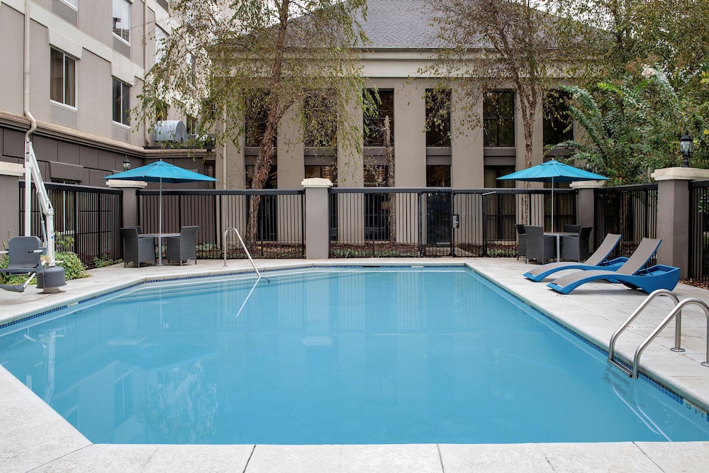 Hampton Inn & Suites Alpharetta - photo 31