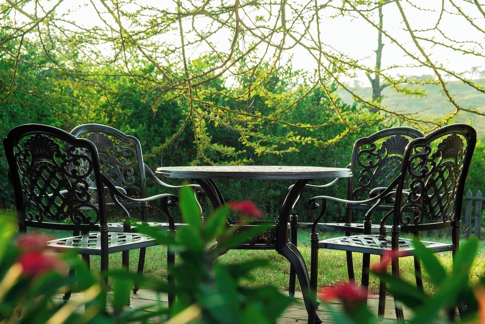 Kambi Mstuni Resort — Unknown City