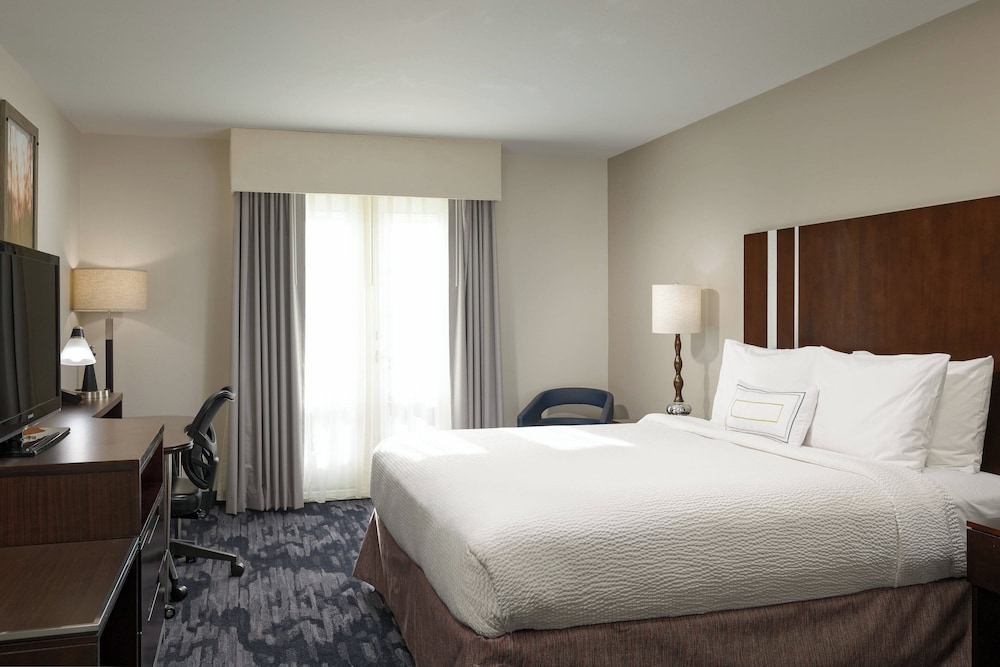 Fairfield Inn & Suites San Diego Old Town - photo 8