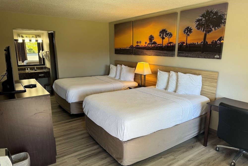 Days Inn by Wyndham Brooksville Dade City - photo 12