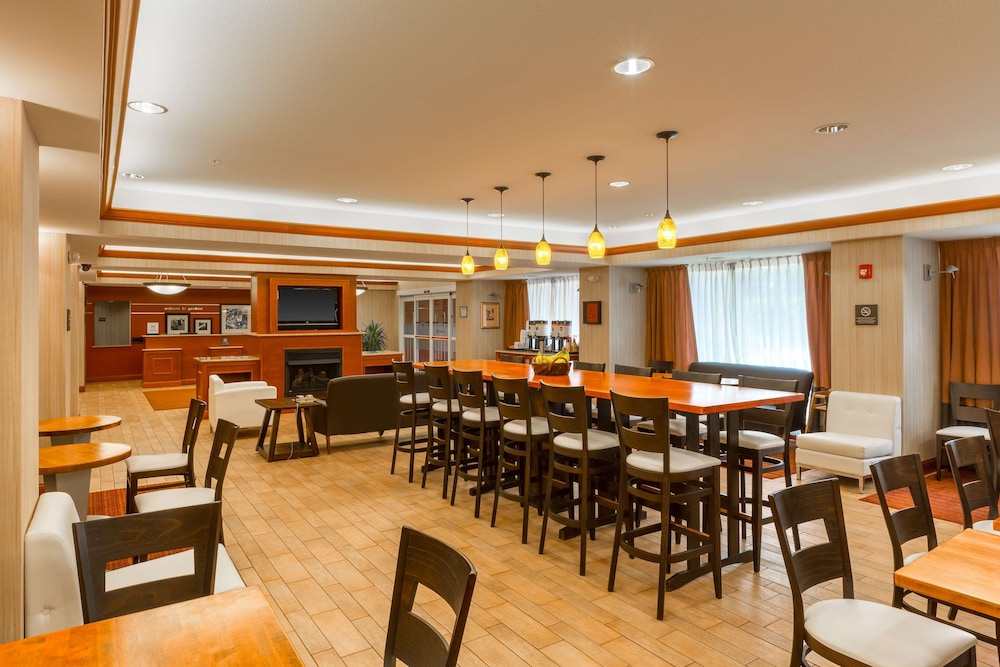 Hampton Inn Goshen - photo 25