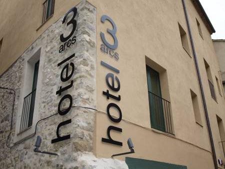 Hotel 3 Arcs — hotel in Besalu