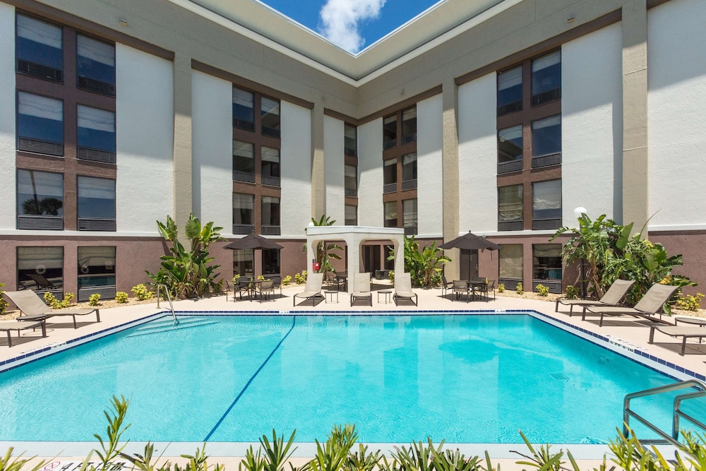 Hampton Inn Daytona Speedway - photo 40