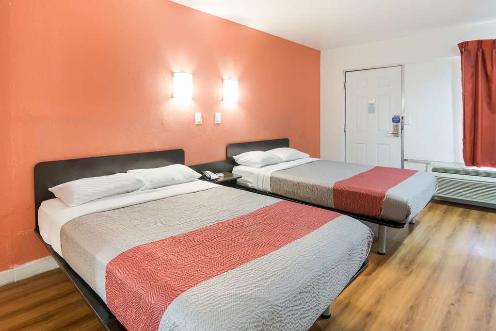 Motel 6 Fort Worth TX Seminary - photo 5