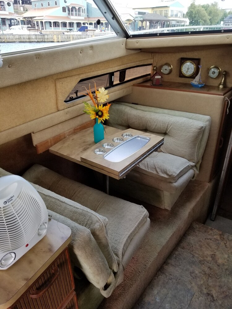 Hills Motor Court & Marina - photo 5