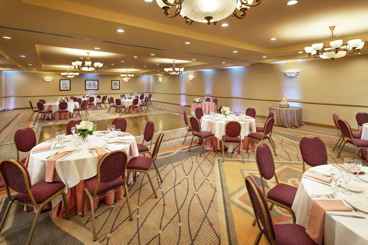DoubleTree by Hilton Claremont - photo 14