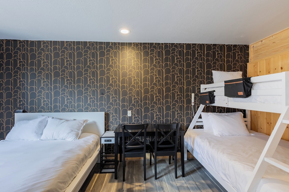 Flurry by Avantstay Tahoe Donner Home w Access to Northstar Resort Community - photo 4