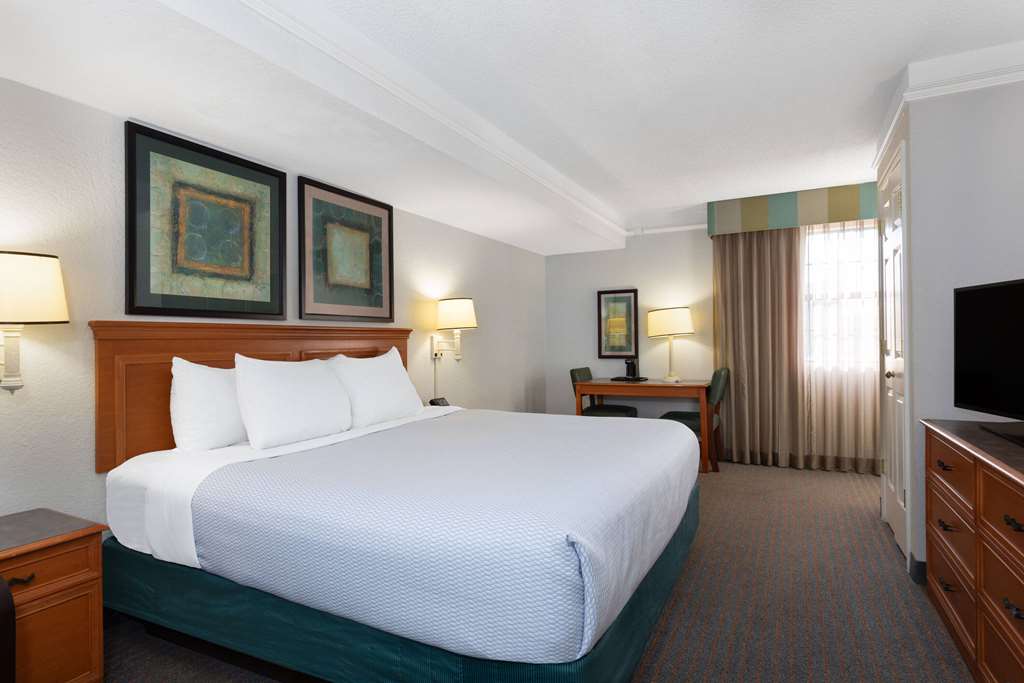 La Quinta Inn by Wyndham Pensacola - photo 15