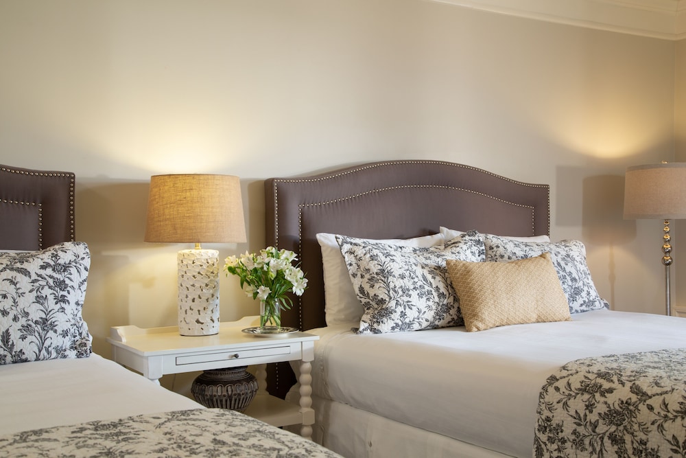 Refuge Inn - photo 16