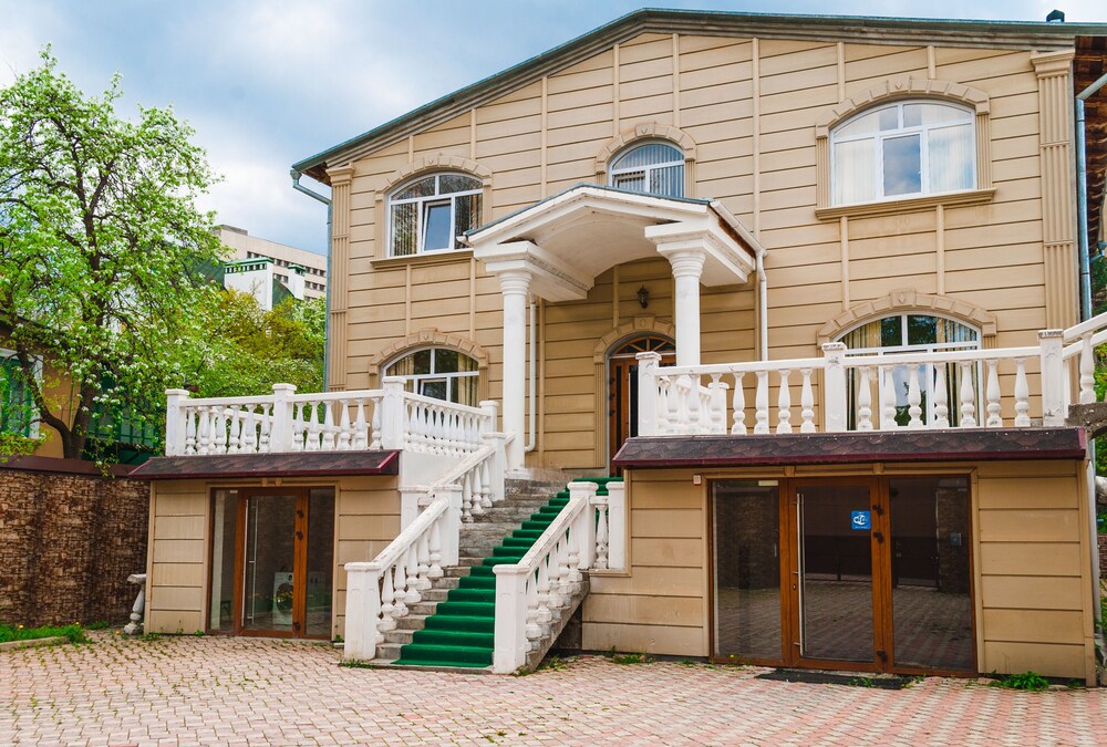 Pansionat Vershina — hotel in Kislovodsk