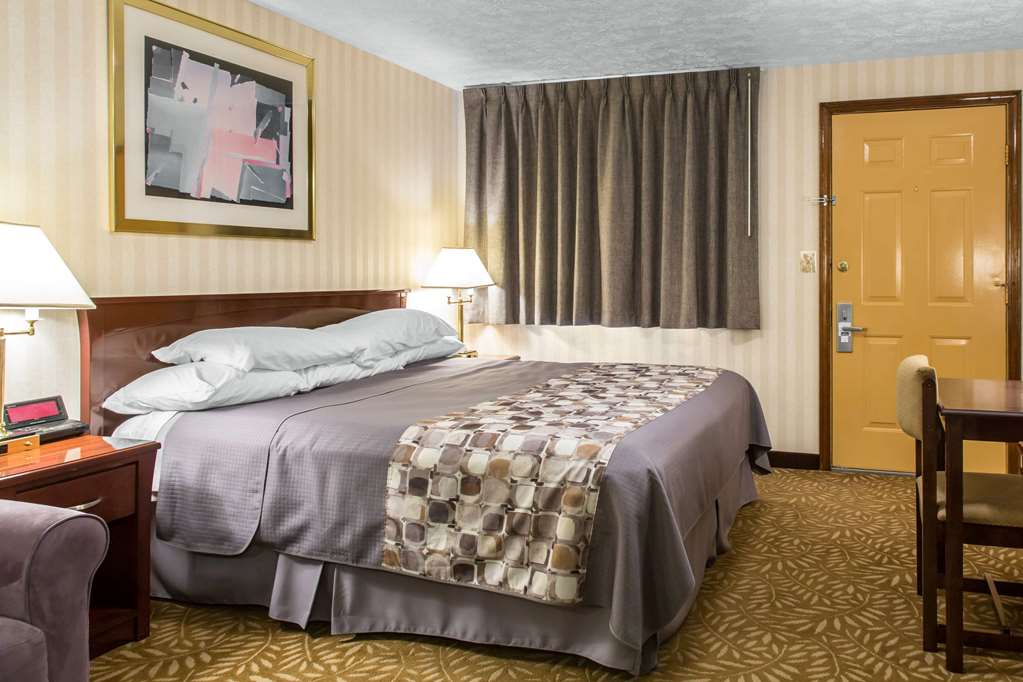 Rodeway Inn & Suites Branford Guilford - photo 9