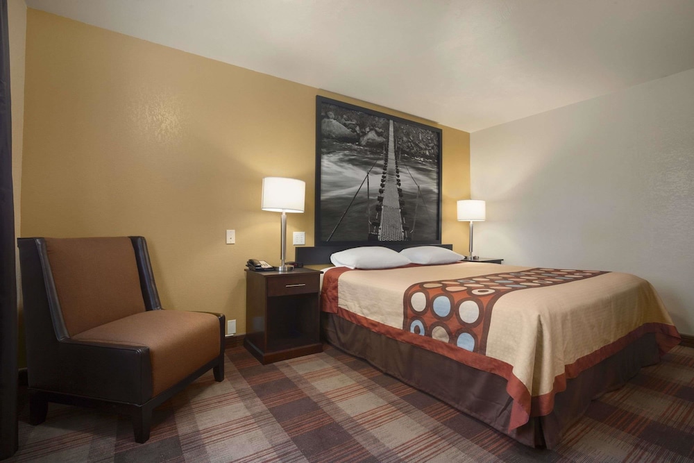 Super 8 by Wyndham Idaho Falls - photo 15