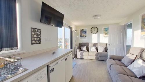 E24 Smeranda Riviere Towans in Hayle, United Kingdom