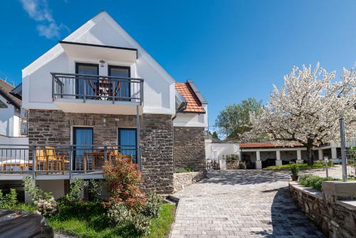 Papoula Vendégház — 4-Star Luxury Hotel in Tihany, Hungary