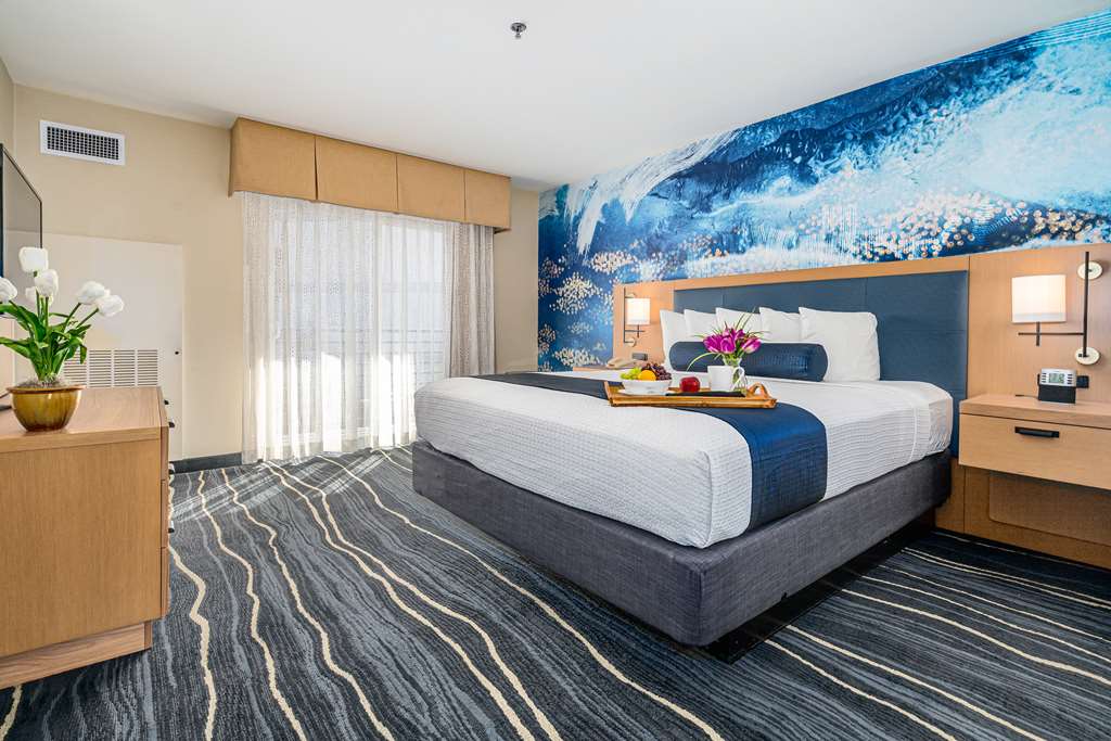 Best Western Plus Marina Gateway Hotel - photo 24