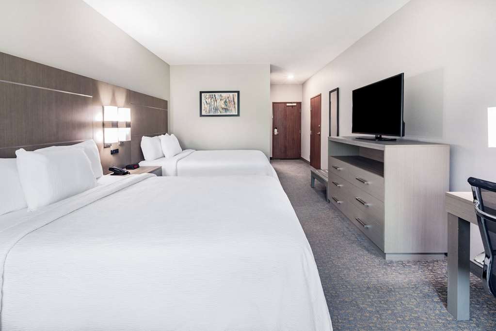 La Quinta Inn & Suites by Wyndham Jackson Cape Girardeau - photo 31