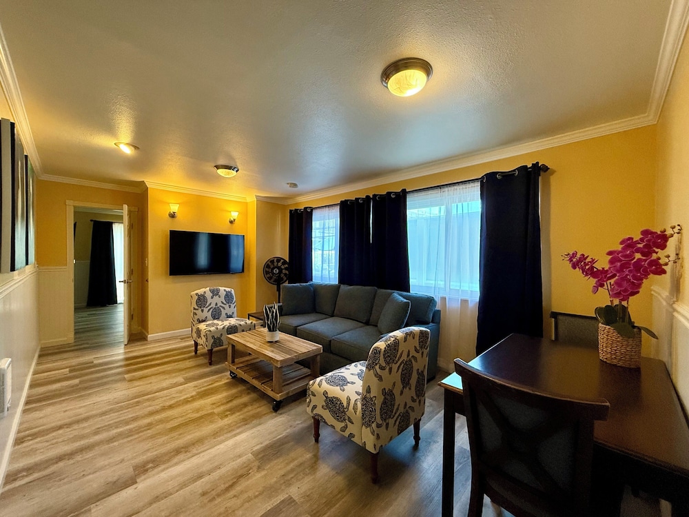 Monterey Bay Lodge - photo 23
