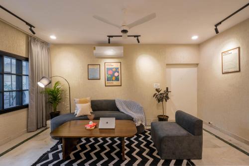 Ultra Luxury 3BHK Stylish Apartment Walk to Taj Mahal 1500SQFT — 4-Star Luxury Hotel in Agra, India