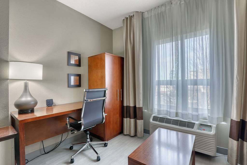 Comfort Suites Madison West Middleton - photo 21