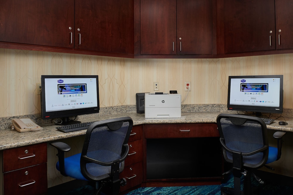 Hampton Inn & Suites Holly Springs - photo 37