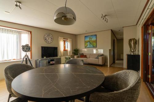 Drents Genieten Grasheide met Wellness in Unknown City, Netherlands