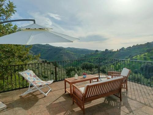 Private House with Sea View and Nature 30 minutes from Malaga — 4-Star Luxury Hotel in Moclinejo, Spain