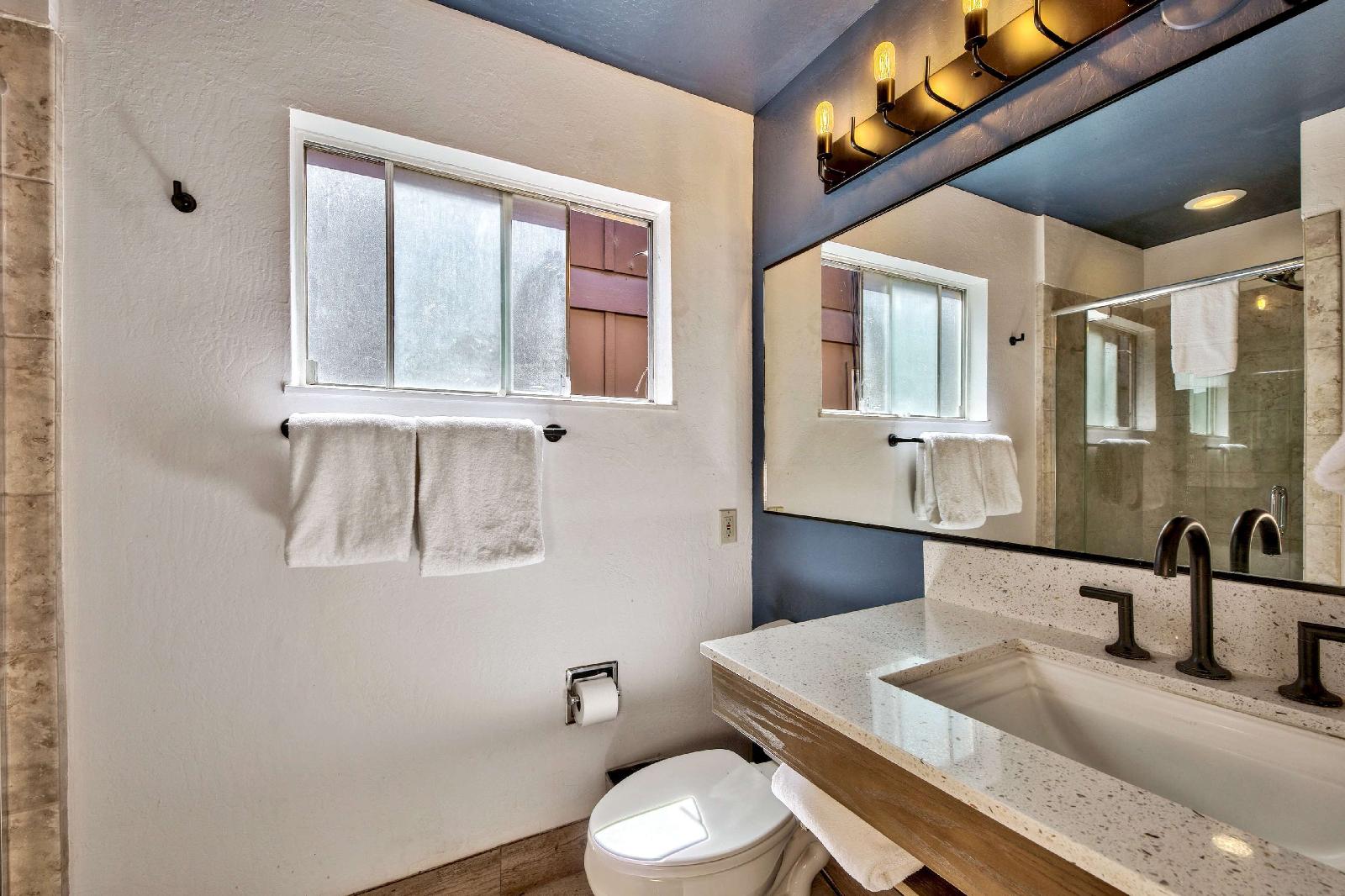 Park Tahoe Inn - photo 46