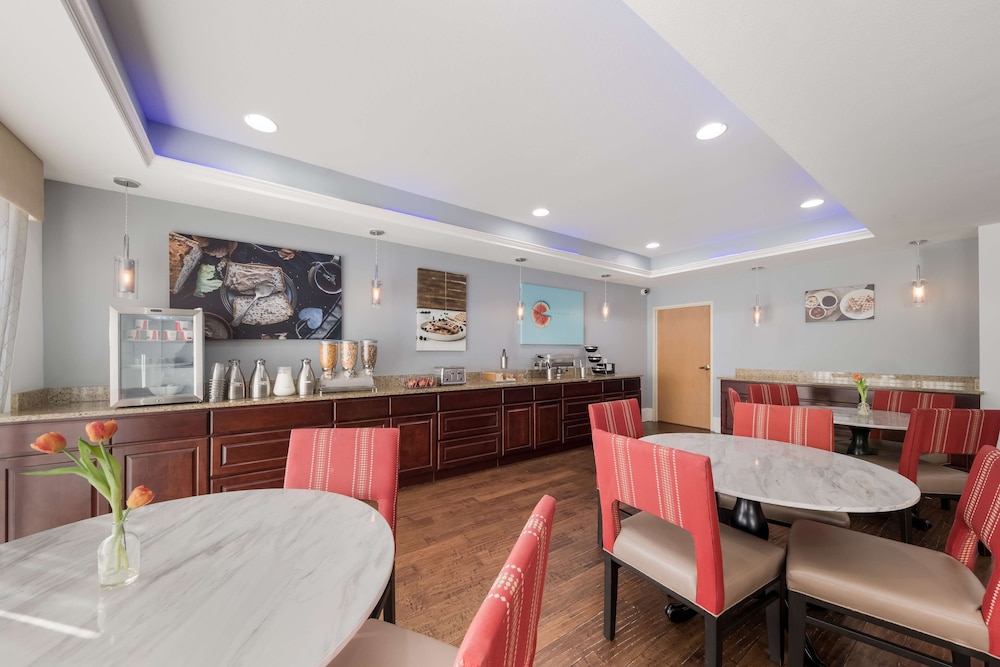 Comfort Suites Plano East Richardson - photo 60