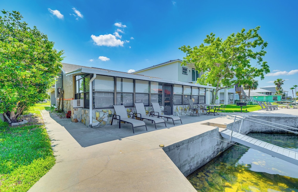 Waterfront Hernando Beach Home with Dock And Hot Tub — 4-Star Luxury Hotel in Spring Hill, United States