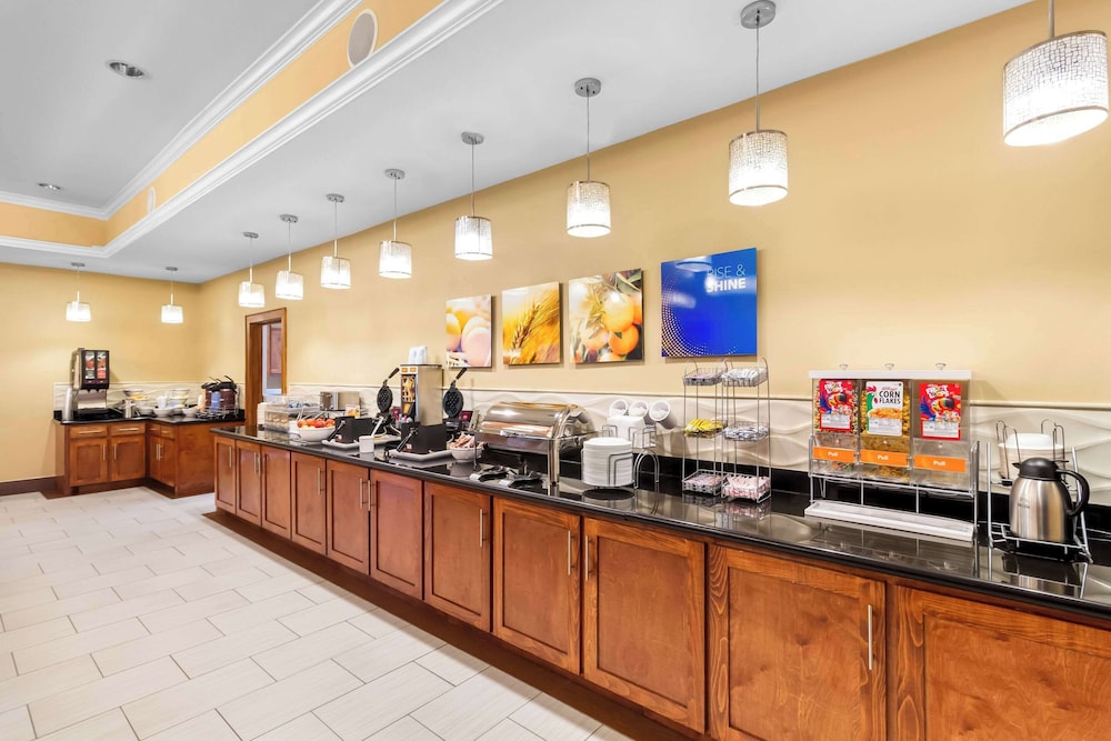 Comfort Suites at Katy Mills - photo 47