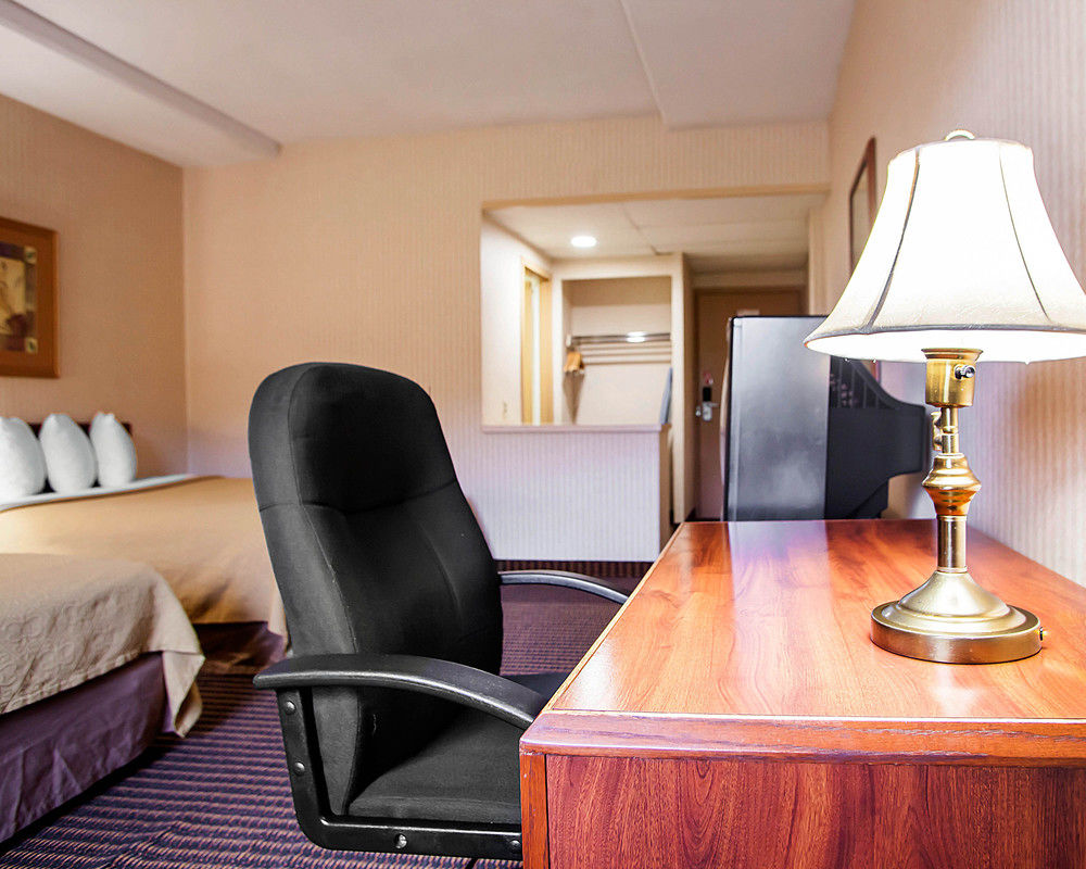 Econo Lodge Somerset - photo 9