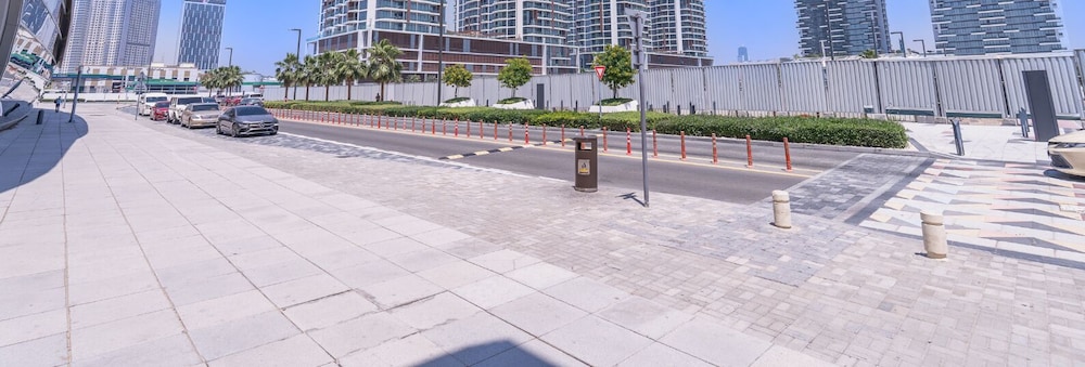 Vogue Al Wasl 1 Residences Near Zabeel Park and World Trade Centre Two Bedroom Apartment with Balcony and City View Access to all Amenities Walkable to Max Fashion Metro Station — 4-Star Luxury Hotel in Dubai, United Arab Emirates