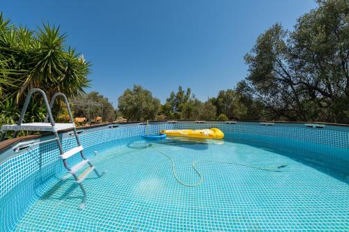 Casa vacanza Elena — 4-Star Luxury Hotel in Sarroch, Italy