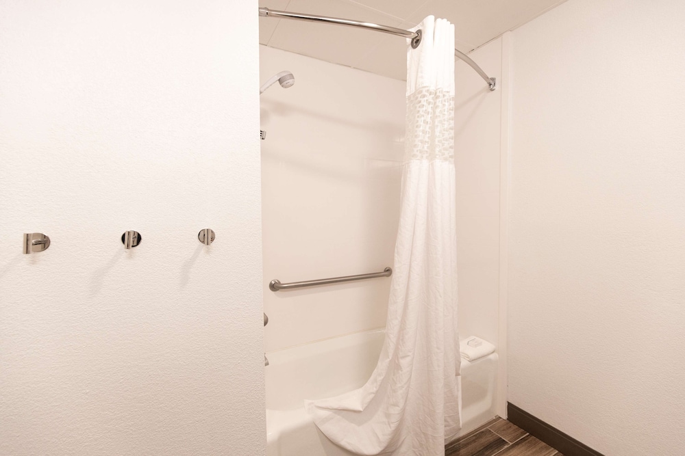 Hampton Inn by Hilton of Kuttawa Eddyville - photo 42