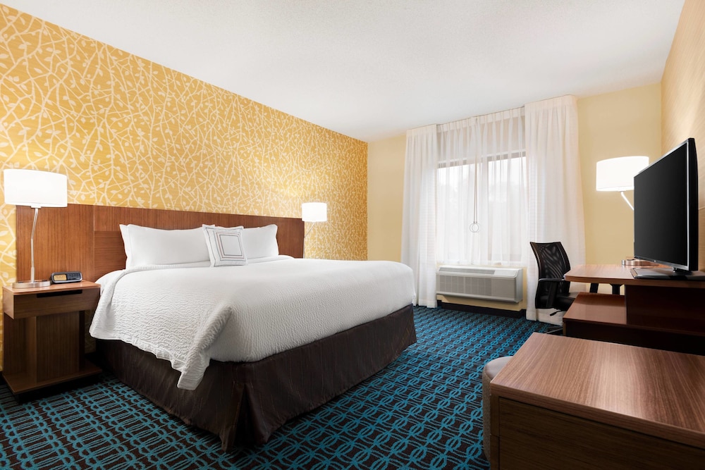 Fairfield Inn & Suites by Marriott Charlottesville Downtown University Area - photo 11